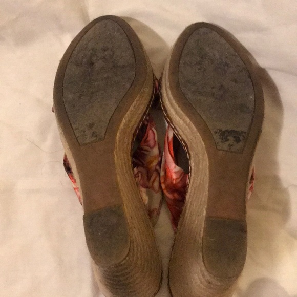 BCBG Wedges - Picture 3 of 4